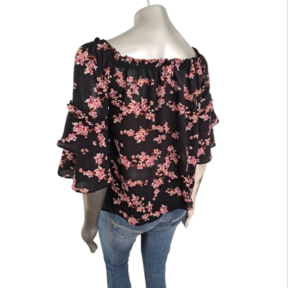 🪻BOGO🪻 Floral Off or On Shoulder Prairie Blouse w/ Tiered Ruffled‎ Sleeves - Picture 7 of 12